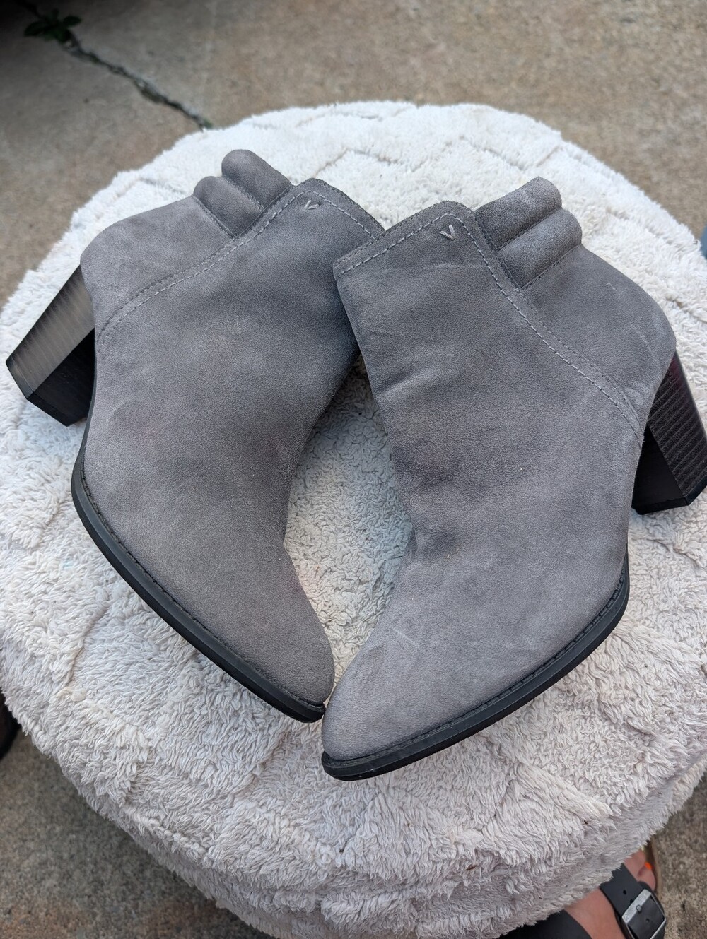 Women's NWOT Vionic Gray Leather Zip Up Booties Size 9
